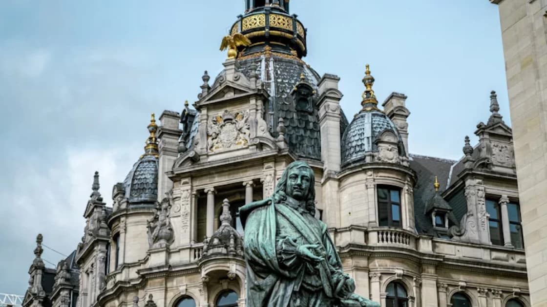 Wat zijn de kosten en voordelen van een vastgoedmakelaar bij verhuur?